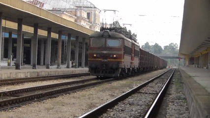 Товарен влак начело с 43 307+43 533