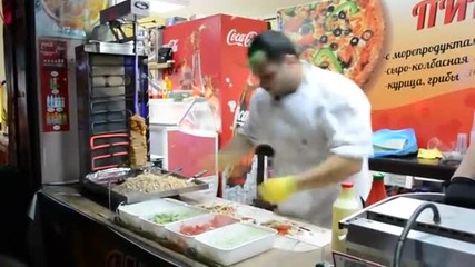 Как работи най-добрият майстор на дюнерите в света (видео)