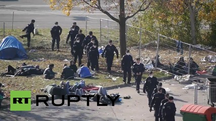 Austria: Fights break out as thousands of refugees left stranded in 'no man's land'