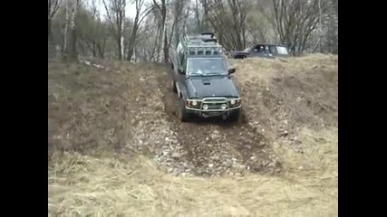 nissan patrol vs mistubishi pajero vs uaz vs suzuki samurai