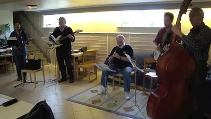 Ukulele Girls and Jazz Pirates - Yellow bird