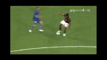 Ronaldinho - Milan 2010 - 2011