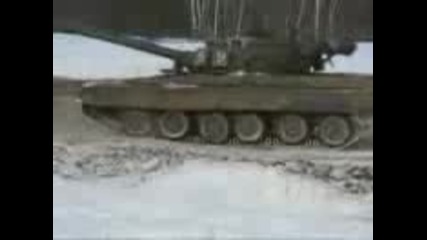 Дрифт с танкове клипове 