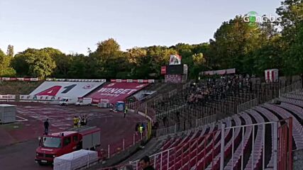 "Бултрасите" аплодират своите любимци след равенството срещу ЦСКА