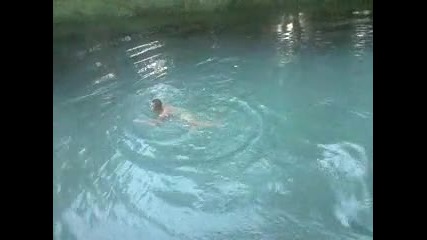 Скок в студена вода