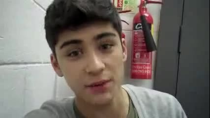 Zayn Malik - разказва за първата си целувка ^^