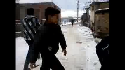 video-2005-01-01-00-44-35