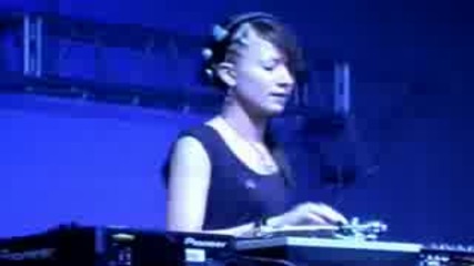 Lady Waks - Minimal