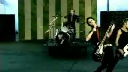 Green Day - American Idiot