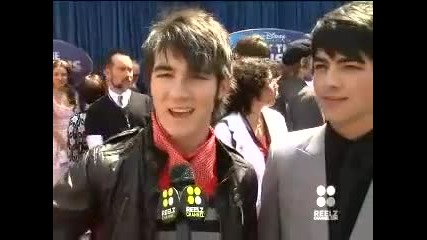 Jonas Brothers Uncut on the Red Carpet 
