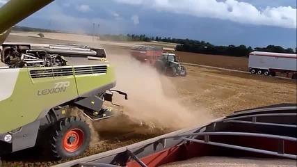 Biggest combine harvesters in the world!