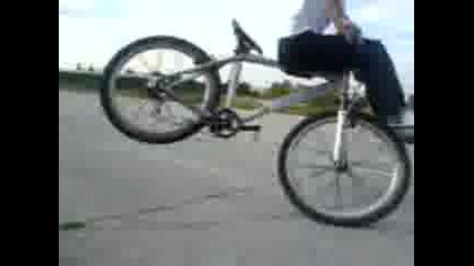 Опити за 180 Stoppie 