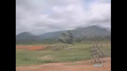 Хеликоптер Преминава На Много Ниско