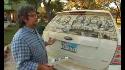 Мъж рисува страхотни картини по мръсните стъкла на колите 