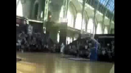 Lebron James Amazing shot Paris