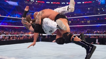 Скалата срещу Ерик Ролан: WrestleMania 32 (Целият мач - WWE Network Exclusive)