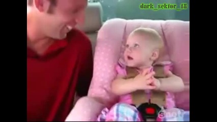 Бебе обяснява на баща си колко го мрази но на собствен език! Много Смях! 