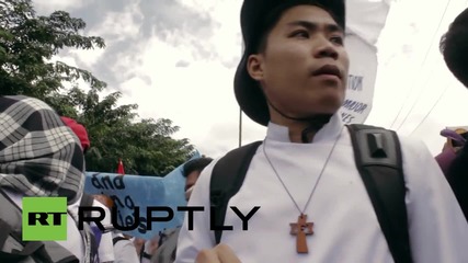 Philippines: Hundreds clash with police at Manila anti-APEC Summit protest