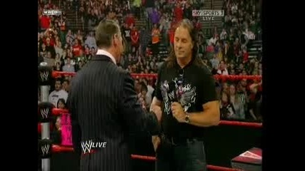 Wwe Bret Hart разговаря със Vince Mcmahon на ринга [ Raw 04.01.10]
