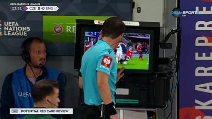 Чехия остана с човек по-малко срещу Англия