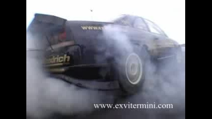 Nissan Skyline Gt зверски Burnout
