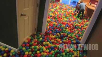 Къща пълна с цветни топчета