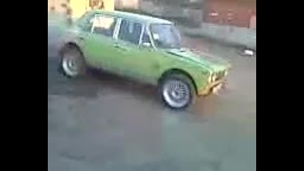 Vaz 2103 Doughnuts on 17 Bbs 