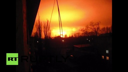 Мощен взрив разтърси Донецк и образува огромна гъба в небето