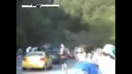 на косъм от смъртта