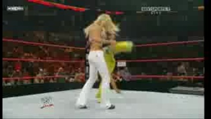Mickie James vs. Jilian