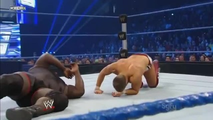 Mark Henry counters Daniel Bryan's Guillotine Choke