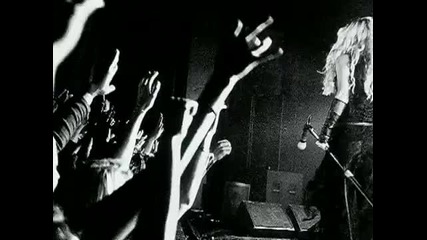 Шакира - 2002 Официално Видео, Underneath Your Clothes