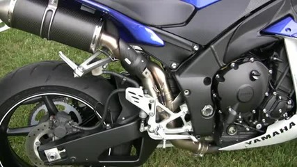 Жестока Yamaha R1 (2010) [hd]