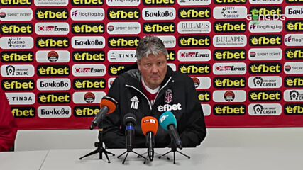 Пенев: Започваме да свикваме с тенденцията да играем с 10 човека