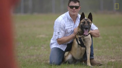 Войник приема куче, което спаси живота му
