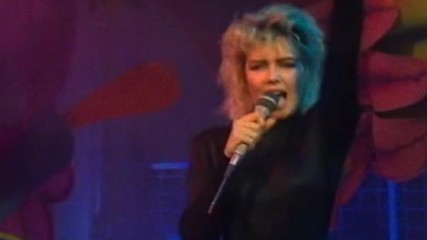 Kim Wilde - You Keep Me Hangin On Live 1986