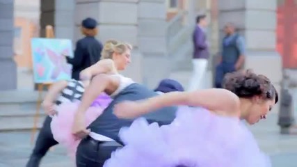 Ariana Grande - Put Your Hearts Up