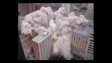 Взривяване на сграда от птичи поглед 