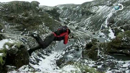 Man vs. Wild - Don t Look Down featuring Jake Gyllenhaal