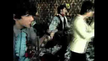Hold On - Jonas brothers