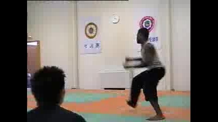 Steve And Anthony Kicks (летяяят Баце)