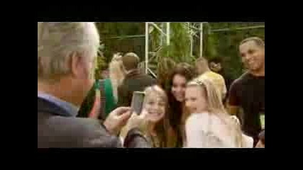 Vanessa Дава Автографи На Teen Choice 07