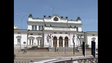 Какво се говори в Народното събрание... и по пътя към болницата