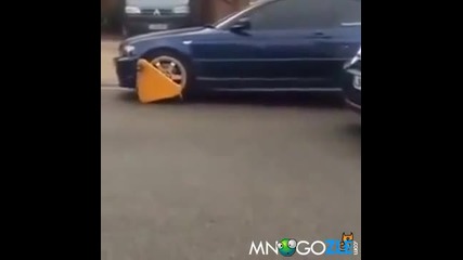 Бмв срещу скоба