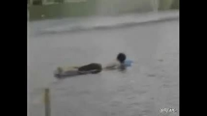 Бъзик с пиян приятел...!!! 