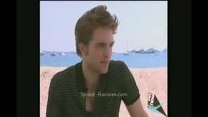 Robert Pattinson Talks New Moon and Confirms Breaking Dawn on E News! (5 - 19 - 09)