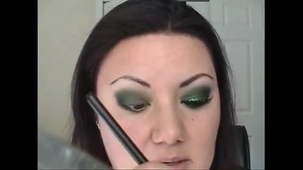 Уроци по грим - St. Paddy's Smoky Green Eyeshadow