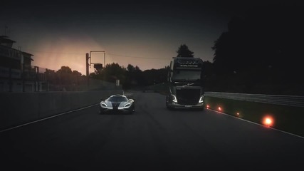 Един различен двубой: Volvo Fh vs Koenigsegg One