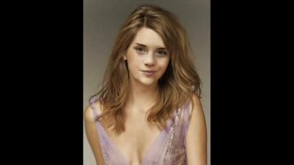 Emma Watson{}