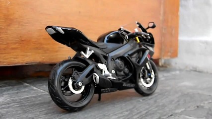 Suzuki Gsx R - 1000 - [hd]